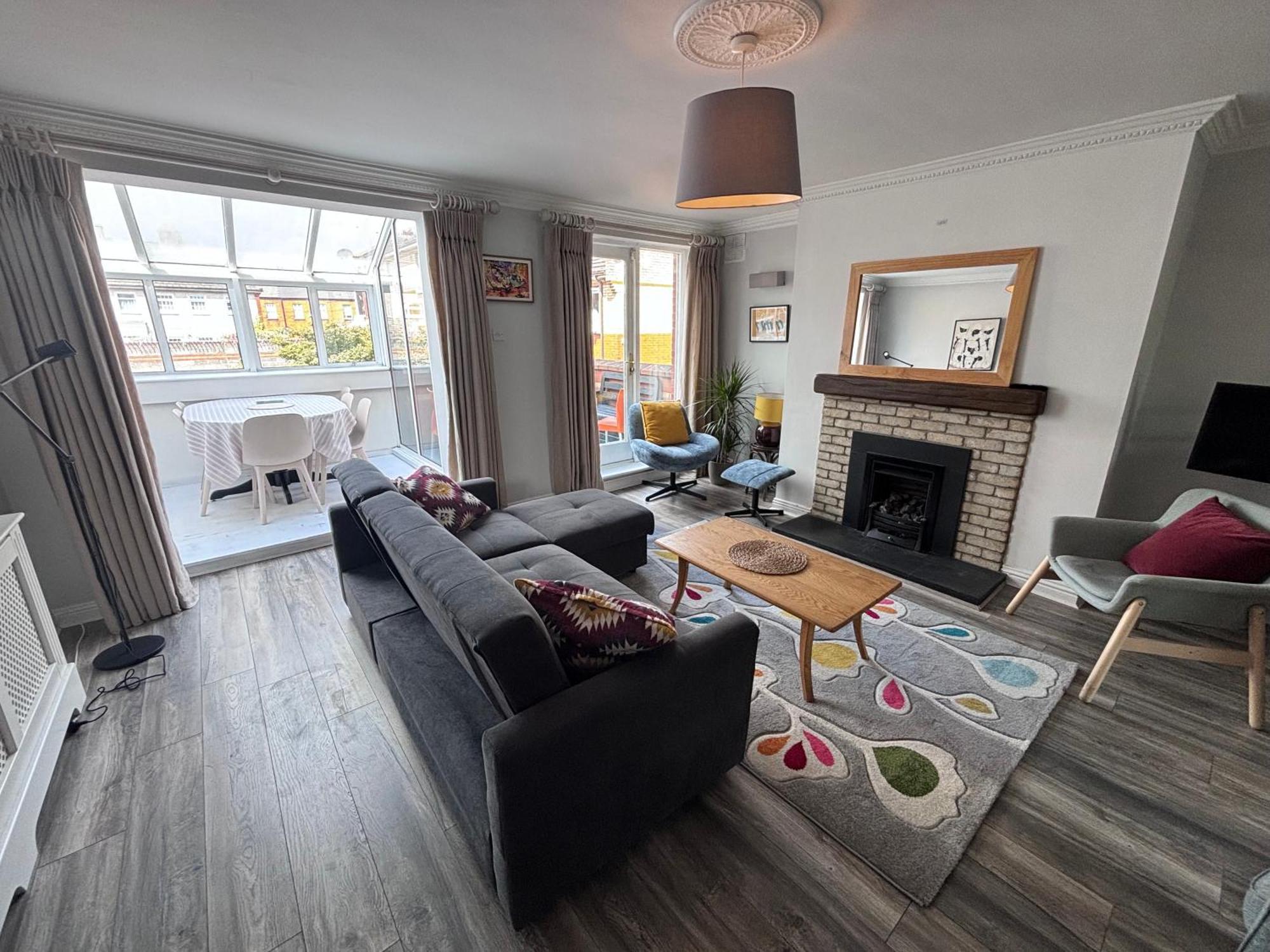 Central, Comfortable And Spacious 4 Bed Duplex Dublin Eksteriør billede