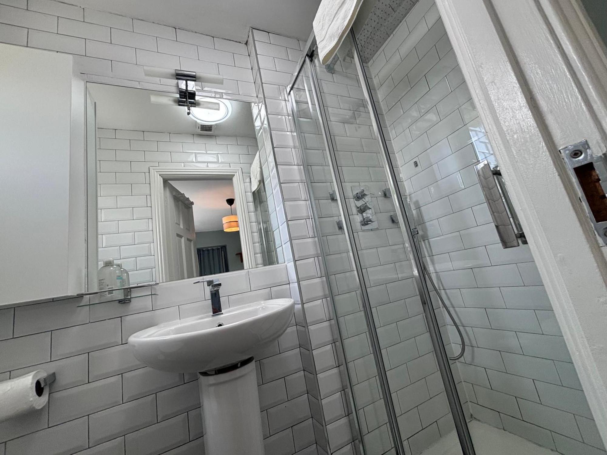 Central, Comfortable And Spacious 4 Bed Duplex Dublin Eksteriør billede